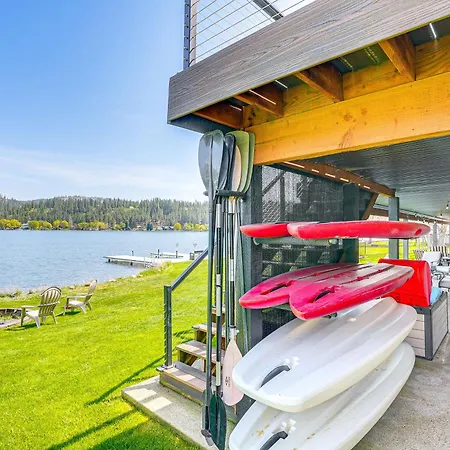 Lakefront Retreat With Kayaks, Paddle Boards And Deck!